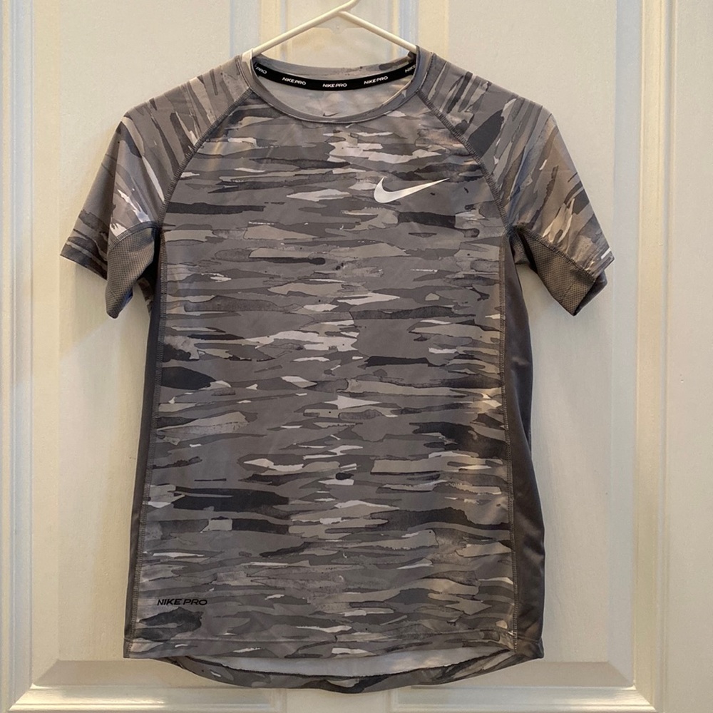 Boy’s Nike Pro Dri-Fit short sleeve shirt
